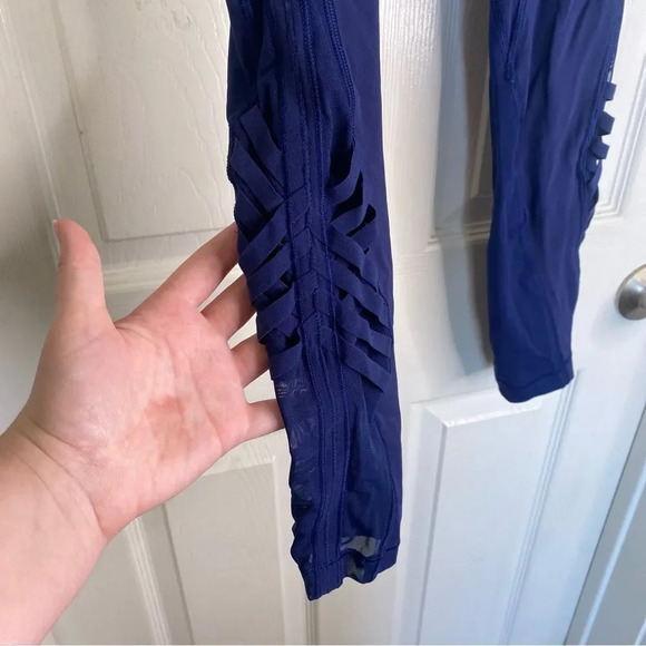 LULULEMON Leggings Size 4 Mesh Criss Cross Navy Blue - Picture 4 of 7